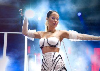 Derya Uluğ’dan Ayvalık’ta unutulmaz konser