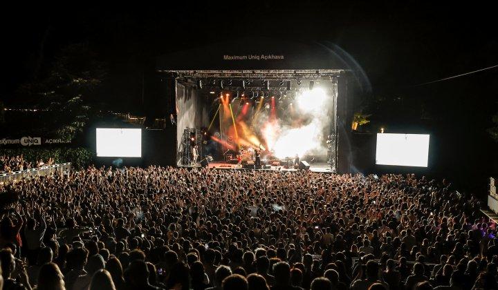 Athena’dan Maximum Uniq’te nostalljik konser