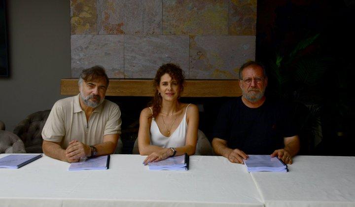 Oktay Kaynarca ve Ebru Özkan Saban, set öncesi bir araya geldiler 2 Oktay Kaynarca ve Ebru Özkan Saban, set öncesi bir araya geldiler