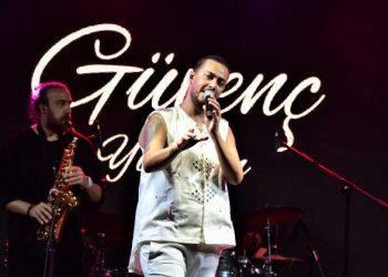 Güvenç Yıldırım, Azka sahnesinde sevenleriyle buluştu