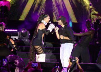 Hande Yener’den sevgilisi Misha’ya sahnede övgü dolu sözler