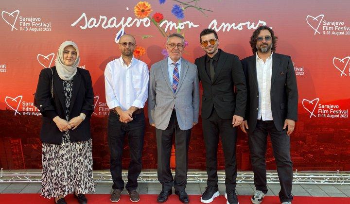 Birhan Tut’un oynadığı ‘Hep 33 Yaşında’ filmi dünya prömiyerini yaptı