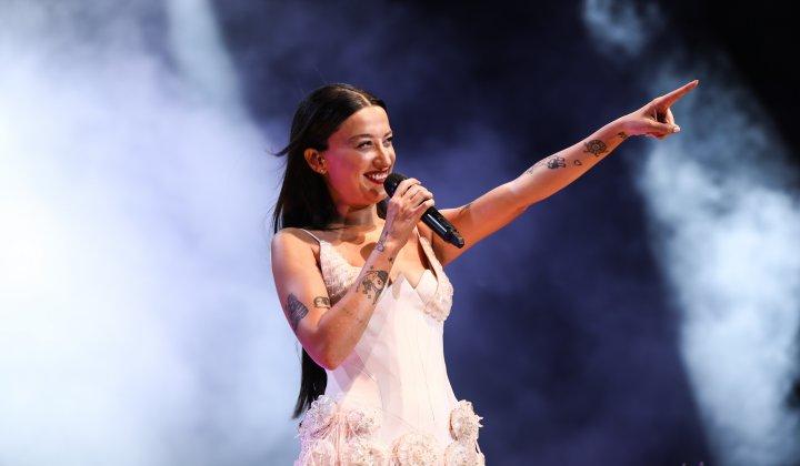 Melike Şahin, Harbiye Açıkhava’da yıldız gibi parladı