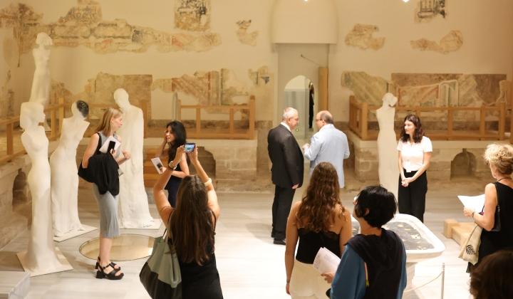 Zeyrek Çinili Hamam’ın açılışında, sanat ve iş dünyasının tanınan isimleri bir araya geldi 1 Zeyrek Çinili Hamam’ın açılışında, sanat ve iş dünyasının tanınan isimleri bir araya geldi