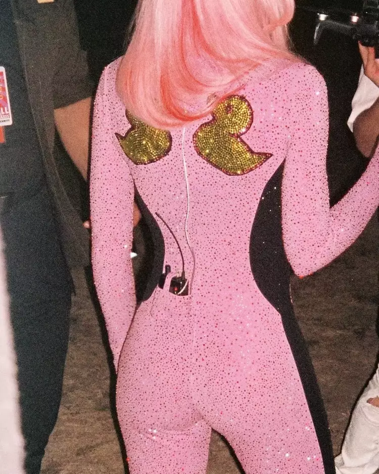 Gülşen aşırı Barbie'li sahne tarzıyla sosyal medyayı salladı 7 65017664e4bfdd1320f437ac Gülşen aşırı Barbie'li sahne tarzıyla sosyal medyayı salladı