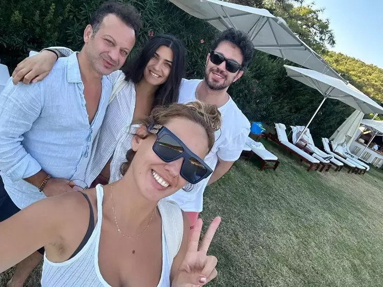 Tuba Büyüküstün ve Seda Bakan set arası kendilerini denize attılar 5 6507d3e6e4bfdc0ea8923df2 Tuba Büyüküstün ve Seda Bakan set arası kendilerini denize attılar