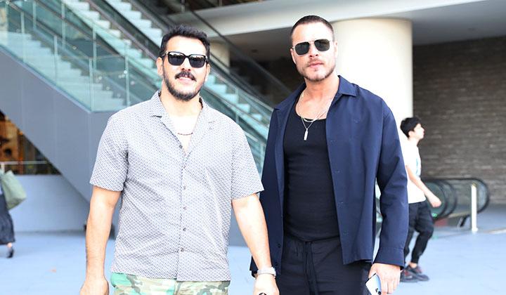 Yakışıklı oyuncu Burak Çelik’e hayranlarından yoğun ilgi