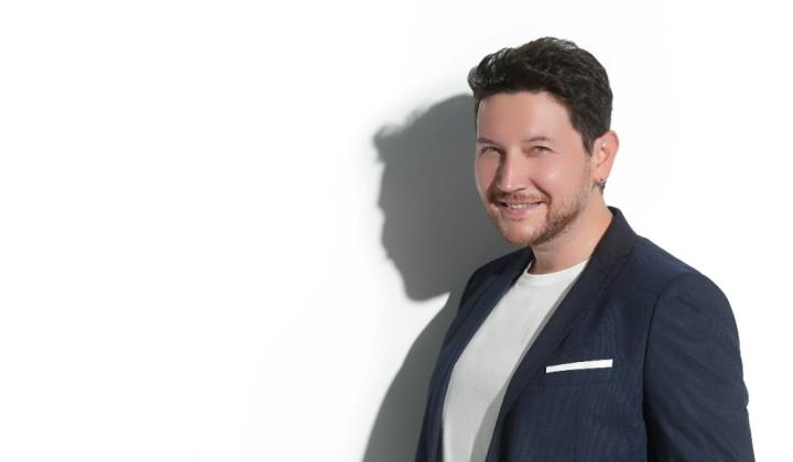 EmreMu, ilk çalışması 'Sen de Seviyorsun'u müzik severlerle buluşturdu 1 EmreMu, ilk çalışması ‘Sen de Seviyorsun’u müzik severlerle buluşturdu