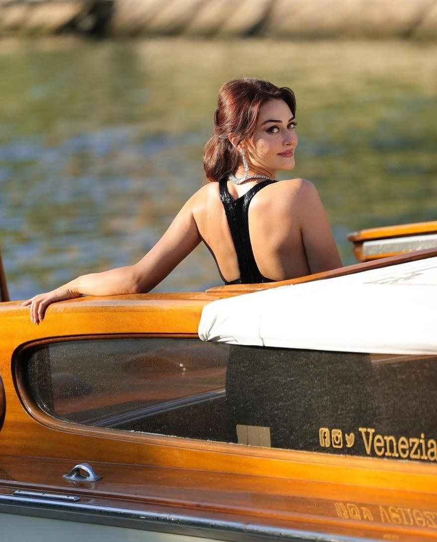 esra bilgic venedik3 Esra Bilgiç Venedik’te Rüzgar gibi esti
