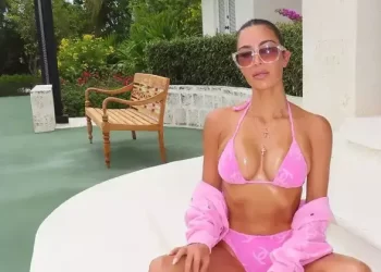 Kim Kardashian da Barbie akımına uydu