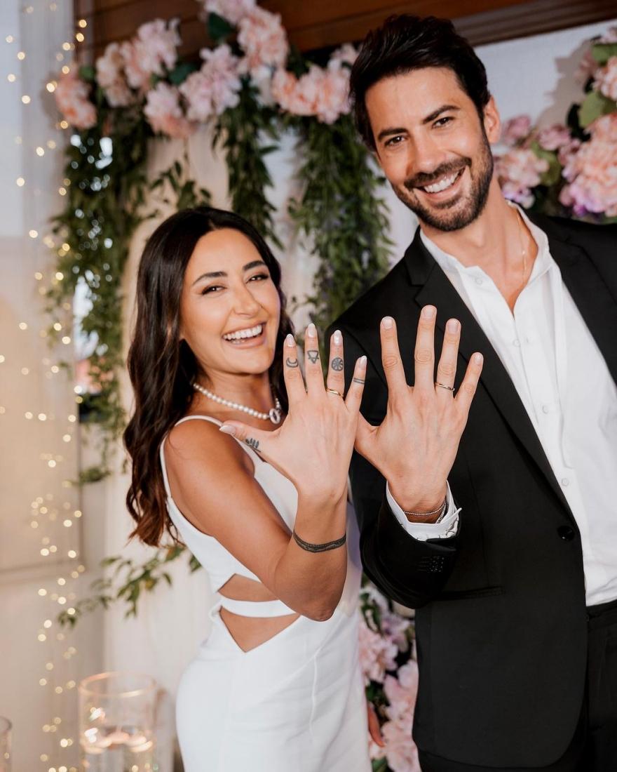 Melek Mosso hem nişan hem kına gecesi yaptı 11 melek Melek Mosso hem nişan hem kına gecesi yaptı