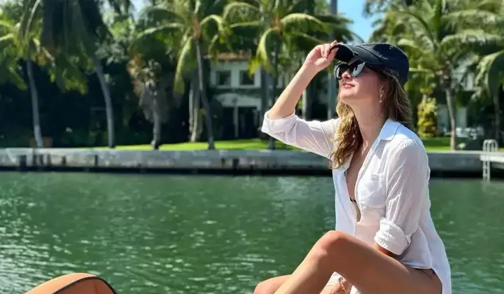 Melis Sezen’den yaz pozları