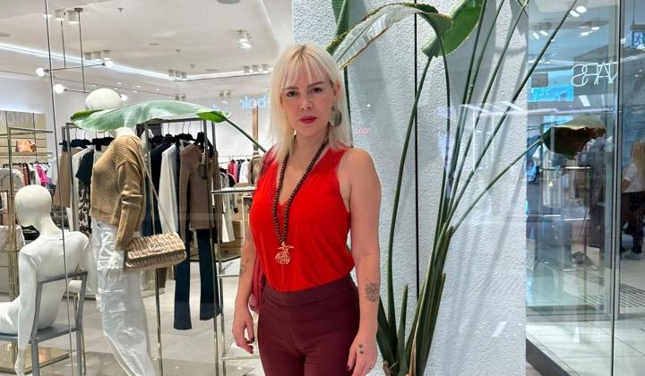 Kuaför fiyatlarına isyan eden Ömür Gedik, kendi imajını kendisi belirledi