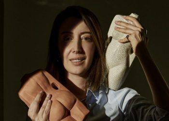 Pınar Yeşilnacar’ın Goddess adlı eseri Paris ‘1000 Vases’ Sergisi’nde