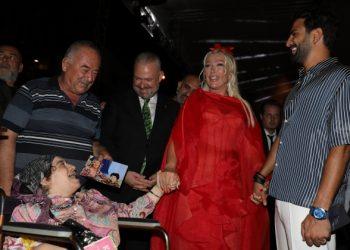 Seda Sayan’dan engelli hayranına büyük jest