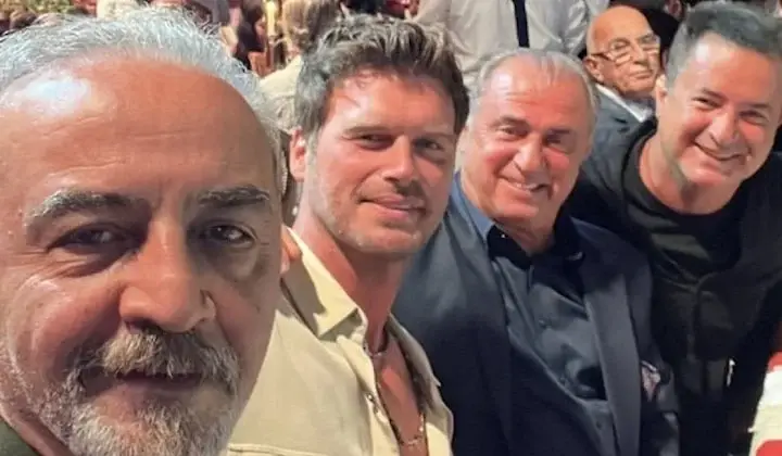 Fatih Terim 70. doğum gününü özel bir organizasyonla kutladı 1 Fatih Terim 70. doğum gününü özel bir organizasyonla kutladı