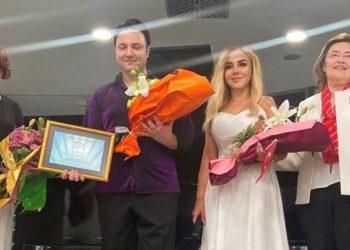 Sanatta Engel Yok Vakfı yararına Zafer Özaslan konser verdi