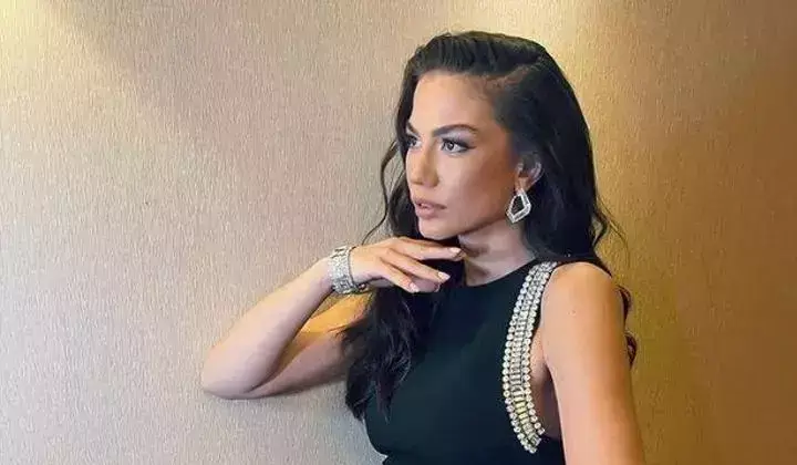Demet Özdemir Yunanistan tatilinde