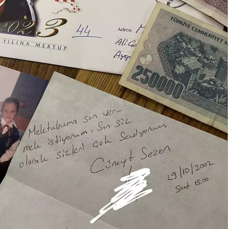 Babasından Melis Sezen'e 21 yıllık mektup sürprizi 4 653f3401e4bfdd0b0ca715f2 Babasından Melis Sezen'e 21 yıllık mektup sürprizi