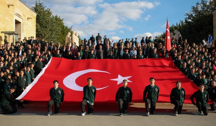 Darüşşafaka Cemiyeti, Cumhuriyet’in 100. yılında Atatürk’ün huzuruna çıktı