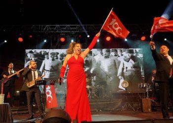 Işın Karaca, dünyanın 3 ülkesinde 100. yılı kutladı