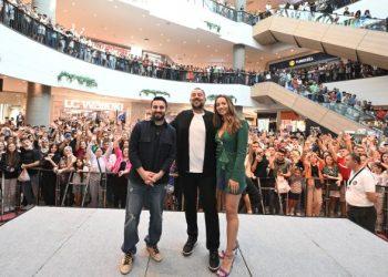 Ata Demirer’e İzmir’de yoğun ilgi