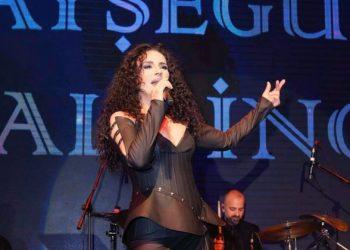 Ayşegül Aldinç’ten Cumhuriyet şöleni