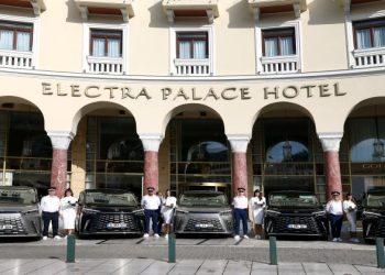 Lexus, yeni LM tanıtımında ünlü isimleri ‘Business Class’ konforuyla ağırladı