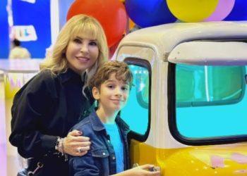 Neslihan Sabancı torunu Alihan ile çocuklar gibi şendi