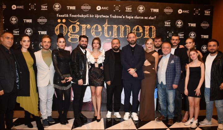 'Öğretmen' filminin galası Zorlu'da gerçekleştirildi 1 ‘Öğretmen’ filminin galası Zorlu’da gerçekleştirildi