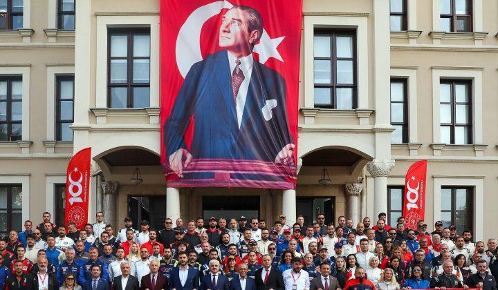Cumhuriyetimizin 100. Yılına özel gerçekleştirilen '100. Yıl Rallisi' sona erdi 2 Cumhuriyetimizin 100. Yılına özel gerçekleştirilen ‘100. Yıl Rallisi’ sona erdi