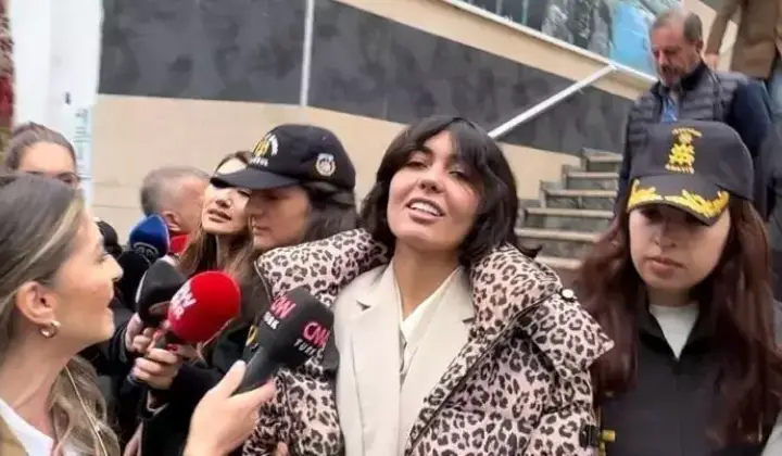 Bahar Candan'ın infaz koruma memuruyla tartıştığı ve sık sık olay çıkarttığı ortaya çıktı 2 Bahar Candan’ın infaz koruma memuruyla tartıştığı ve sık sık olay çıkarttığı ortaya çıktı