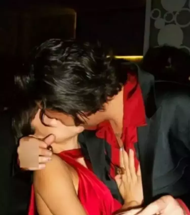 Zeynep Bastık ve sevgilisi Ali Can Ayyıldız aşka geldi 3 656421a2e4bfdd10c0ab4438 Zeynep Bastık ve sevgilisi Ali Can Ayyıldız aşka geldi