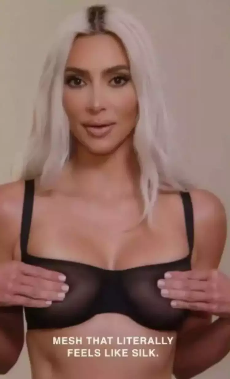 Kim Kardashian'dan transparan açılım 3 65644eace4bfdd10c0ab4713 Kim Kardashian'dan transparan açılım