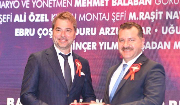 'Sağol Atam' filminin galasında izdiham 1 ‘Sağol Atam’ filminin galasında izdiham