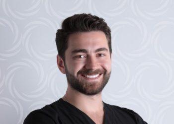 Esteworld Plastik Cerrahi Sağlık Grubu Medikal Direktörü Dr. Burak Tuncer, saç ekimi ile ilgili merak edilenleri Quality okurları için anlattı