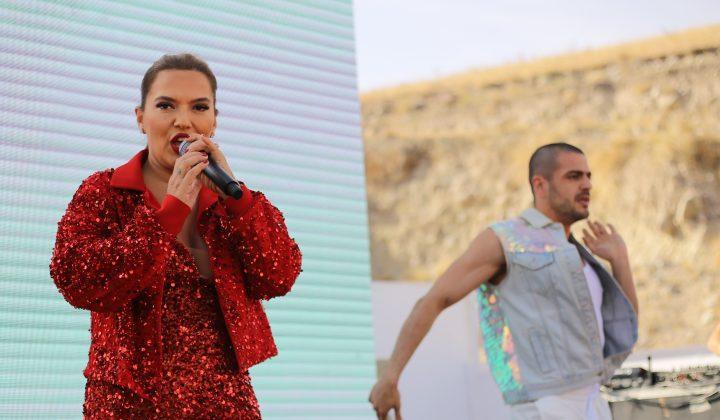Demet Akalın’dan konserde ilginç itiraf