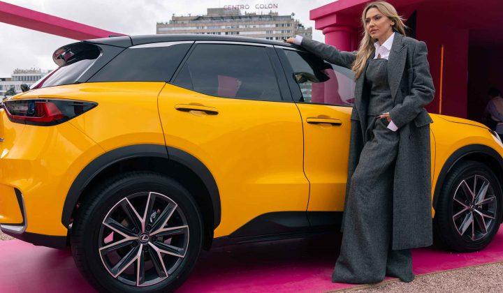 Hadise Lexus’un Madrid’deki 'Sıra Dışı Sanat Galerisi’ne renk kattı 1 Hadise Lexus’un Madrid’deki ‘Sıra Dışı Sanat Galerisi’ne renk kattı