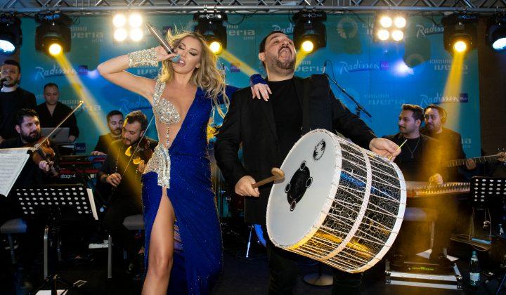 Petek Dinçöz'den hayranlarına müjde: Dönüşüm muhteşem oldu! 2 Petek Dinçöz’den hayranlarına müjde: Dönüşüm muhteşem oldu!