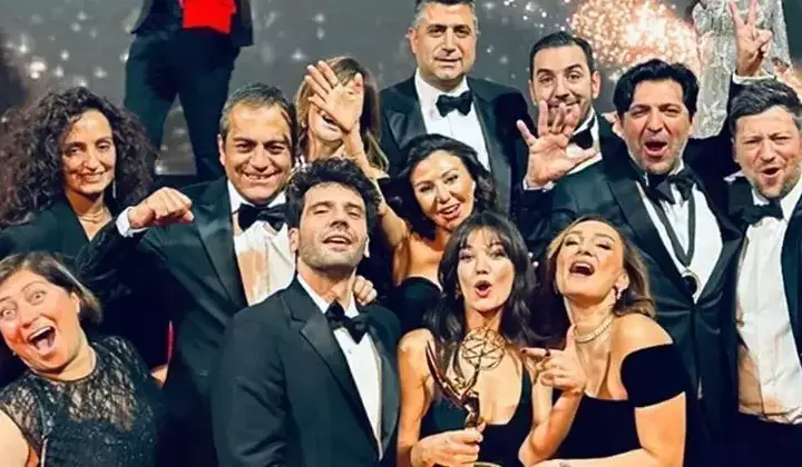 51. Uluslararası Emmy Ödülleri'nde 'Yargı' dağıtıldı 4 51. Uluslararası Emmy Ödülleri’nde ‘Yargı’ dağıtıldı