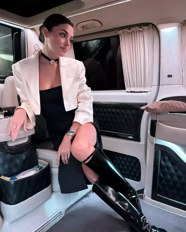 65716c4de4bfdd1cd86075c6 Hande Erçel'in VIP kombinin fiyatı dudak uçuklattı