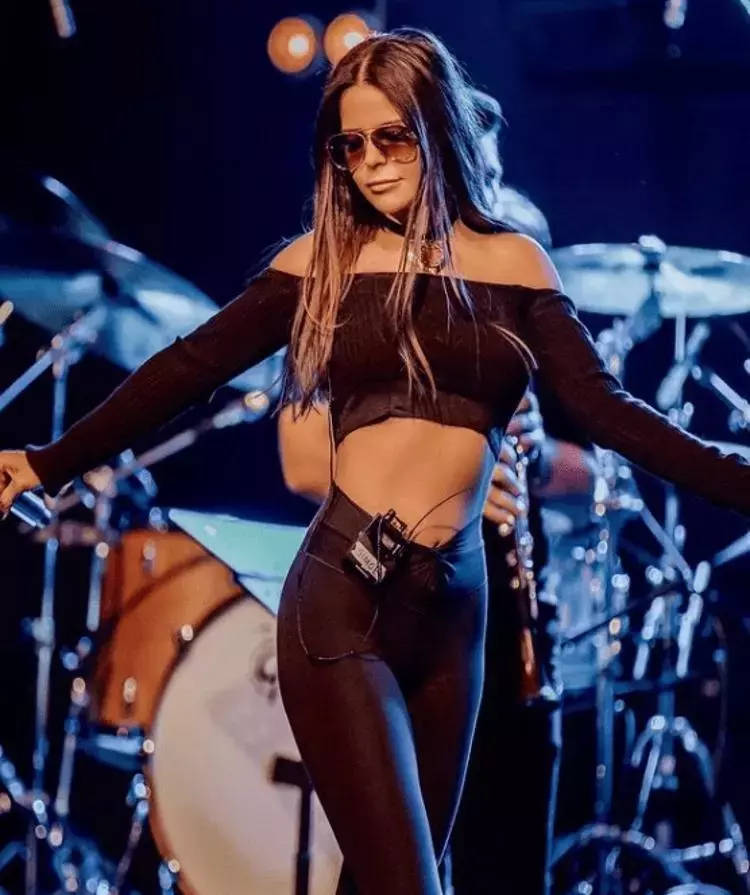 Konser esnasında rahatsızlanıp hastaneye kaldırılan Simge Sağın'ın sağlık durumu nasıl? 3 65768a7fe4bfdc1b28f40ac5 Konser esnasında rahatsızlanıp hastaneye kaldırılan Simge Sağın'ın sağlık durumu nasıl?