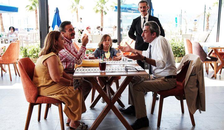 Erkan Petekkaya ilk kez absürt komedide 1 Erkan Petekkaya ilk kez absürt komedide
