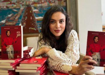Ayça Kuru, ‘Konuş Benimle’ kitabıyla raflarda