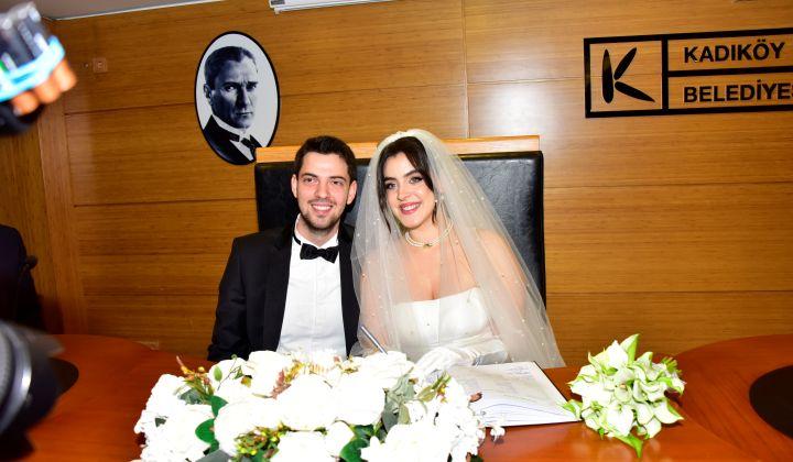 Elif Karlı'nın kızı Ecen Naz ile Bulut Çatalsakal, sade bir nikah ile mutluluğa 'evet' dedi 1 Elif Karlı’nın kızı Ecen Naz ile Bulut Çatalsakal, sade bir nikah ile mutluluğa ‘evet’ dedi