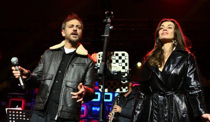Emir Ersoy, Gökçe Bahadır ve Erkan Kolçak Köstendil’den Zorlu’da müzik şöleni