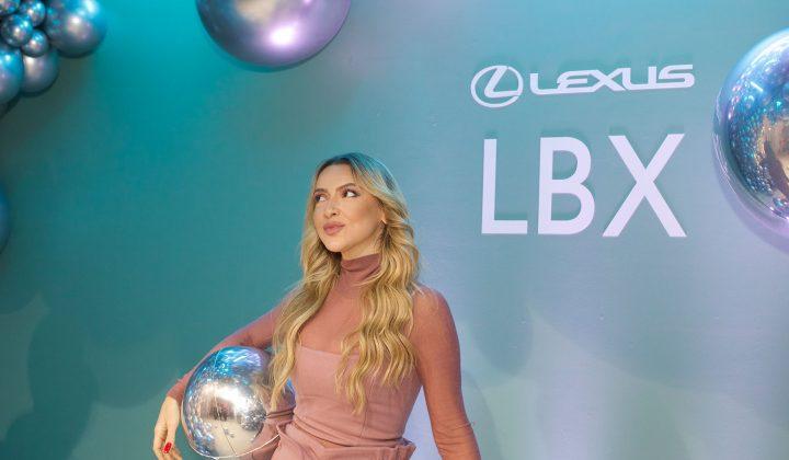 Hadise, Paris’te Lexus LBX’in ‘Elegant’ atmosferiyle tanıştı