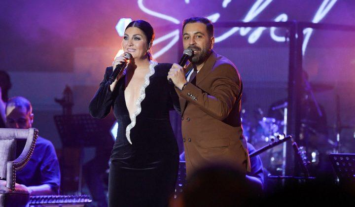 Sibel Can, Cahide Palazzo sahnesinde bu kez düet sürprizi yaptı 2 Sibel Can, Cahide Palazzo sahnesinde bu kez düet sürprizi yaptı