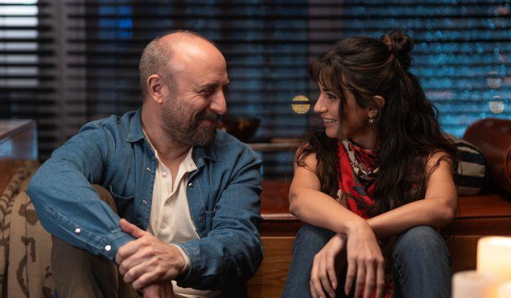 Halit Ergenç ve Tuba Büyüküstün’ün rol aldığı ‘Yarın Yokmuş Gibi’den ile kareler yayınlandı