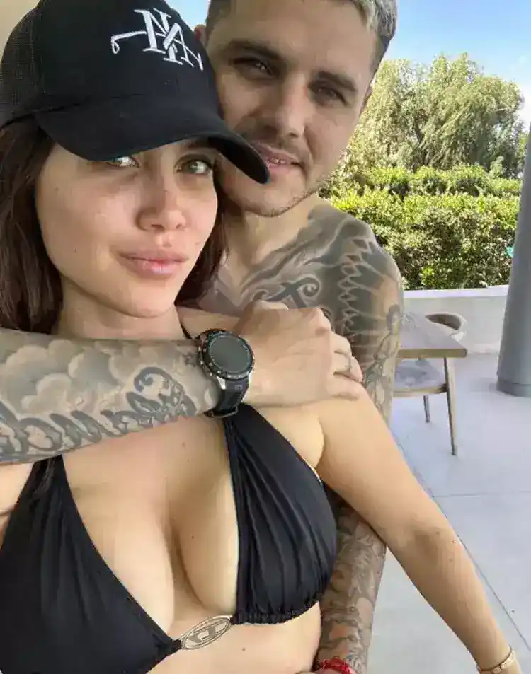 Mauro Icardi, eşi Wanda Nara'yı öpücük yağmuruna tuttu 5 65a0509def532cee15e5613d Mauro Icardi, eşi Wanda Nara'yı öpücük yağmuruna tuttu